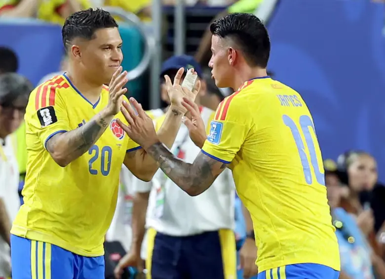 James y Juanfer con la Selección Colombia. FOTO: Fifa