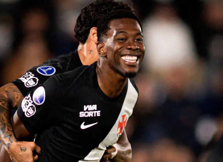 El futbolista chocoano Carlos Cuesta celebra su gol contra Olimpia de Paraguay en la Copa Sudamericana. Foto: tomada del x de @VascodaGama