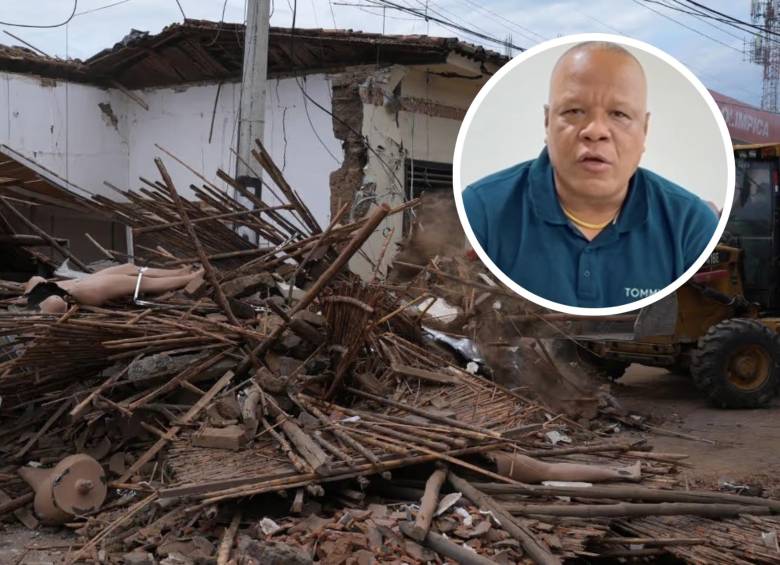 El alcalde de El Litoral del San Juan, Jhon Jairo Gutiérrez, resumió la gravedad de la crisis humanitaria que atraviesa este municipio chocoano tras el terremoto de magnitud 7.4 en San José del Palmar. FOTO: AFP y cortesía redes sociales @JhonJairoGutierrezPretel
