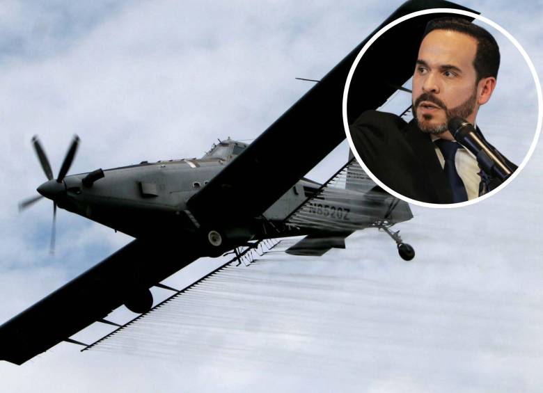 El Gobierno de Abelardo de la Espriella ha propuesto volver a utilizar la fumigación aérea a cultivos de uso ilícito, pero deben cumplirse varios requisitos en el plan piloto. FOTOS: Colprensa