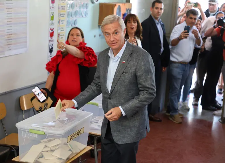 José Antonio Kast, de 59 años, irá por segunda ocasión a un balotaje para llegar a la Presidencia de Chile, cargo al que aspira por tercera vez, siendo las dos veces anteriores derrotado. Foto: Getty Images