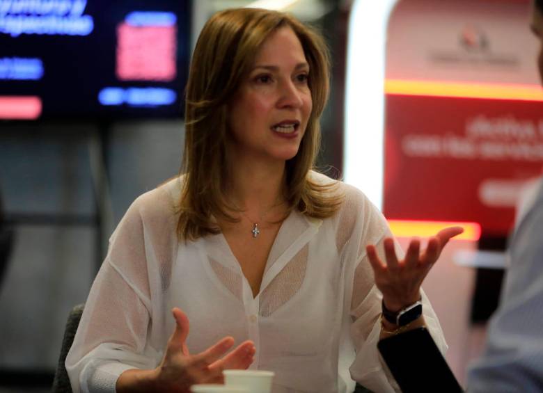 Para María Claudia Lacouture, presidente de AmCham Colombia, Colombia necesita recuperar la confianza institucional para garantizar crecimiento económico sostenible. FOTO JULIO HERRERA