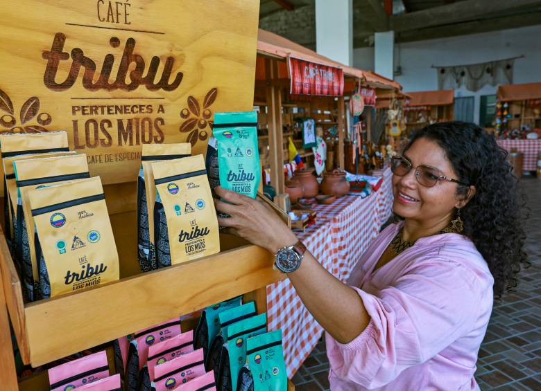 Sandra Gómez también forma parte de la Asociación de Mujeres Artesanas y trabaja para obtener mejores condiciones para los caficultores y campesinos. FOTO MANUEL SALDARRIAGA