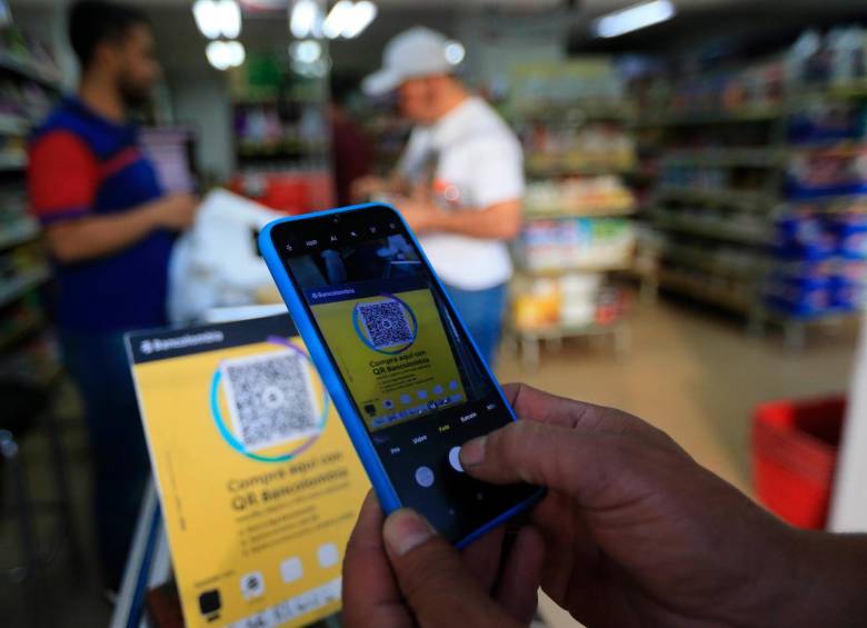 Bancolombia informó que los clientes ya pueden hacer uso de todos los servicios. FOTO Esneyder Gutiérrez
