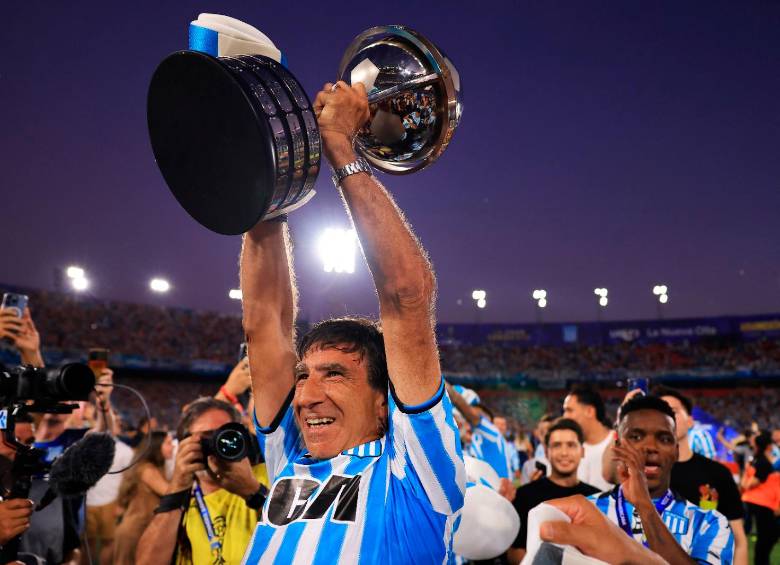 Gustavo Costas, entre los héroes de Racing. FOTO GETTY