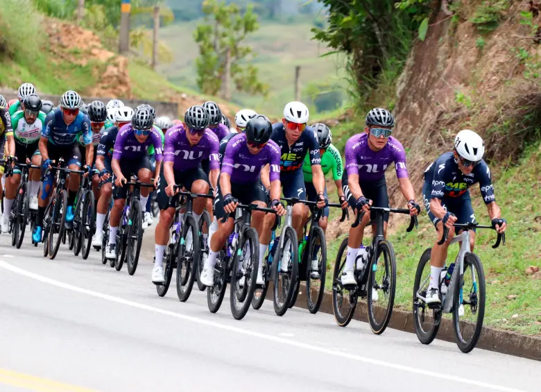 La Vuelta está siendo transmitida por televisión durante la última hora de cada etapa. Se espera que el certamen tome fuerza, como en años anteriores, y que los talentos tengan una mayor vitrina internacional. FOTO CORTESÍA