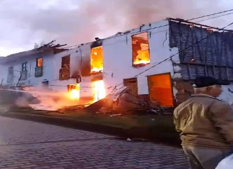 Así quedó la vivienda afectada por el incendio en Abejorral. FOTO: Cortesía