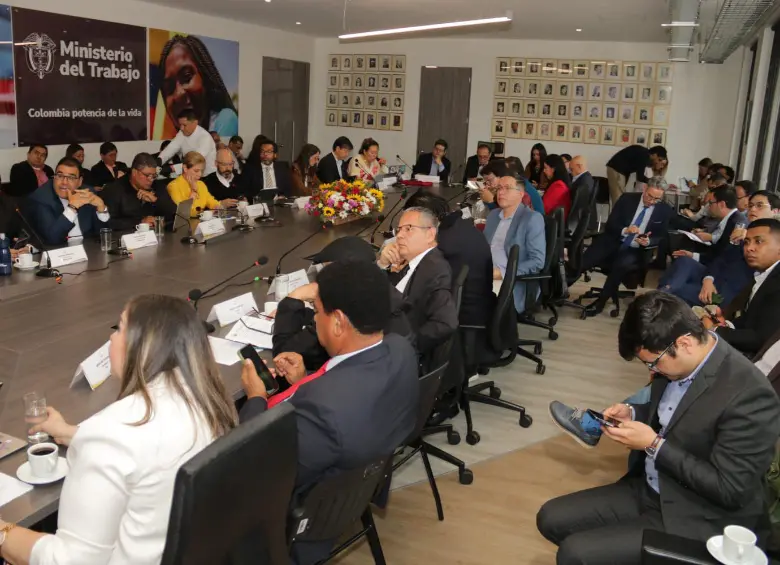 Mesa tripartita de negociación del salario mínimo 2026.