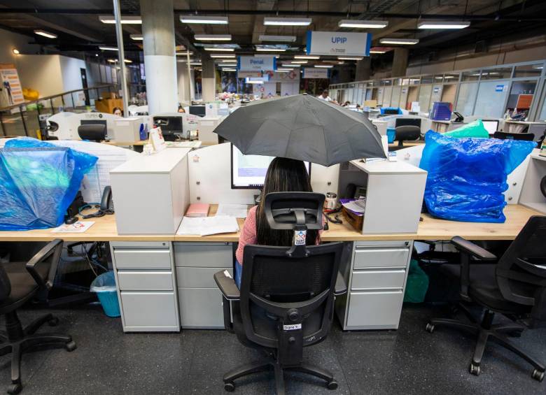 La sede de la Personería ha sido objeto de varias inundaciones, por eso su líder pide traslado a otro lugar. FOTO Edwin Bustamante