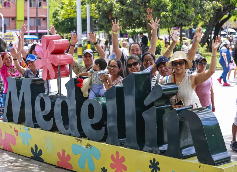 El posicionamiento de Medellín como destino turístico internacional se ha consolidado como motor de desarrollo y fuente de ingresos, pero su rápida expansión también ha generado presiones en el costo vida de los paisas. Foto: Manuel Saldarriaga Quintero.