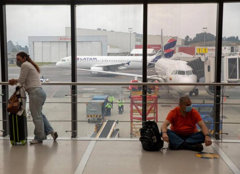 Según la IATA, el alto precio de los combustibles también causa que las aerolíneas suban precios para los viajeros. FOTO: EDWIN BUSTAMANTE.