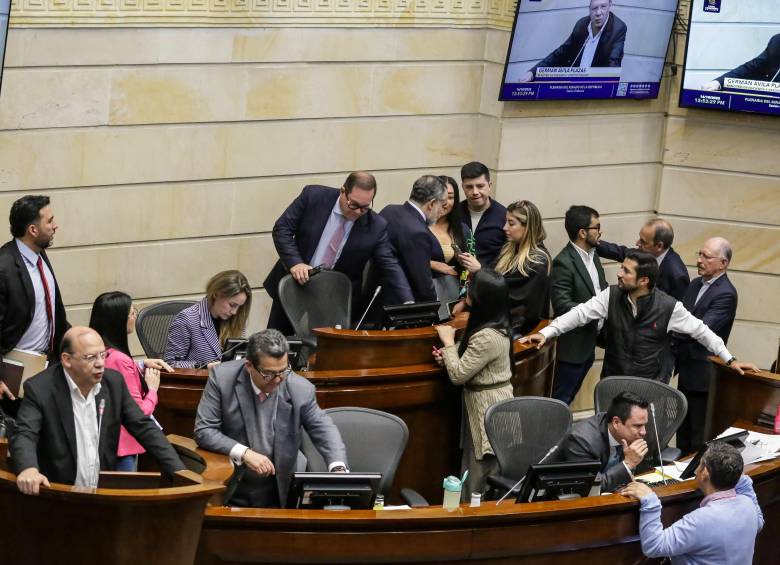Si el proyecto de reforma tributaria o Ley de Financiamiento no prospera, el Gobierno tendría que recortar gasto, aumentar el endeudamiento o presentar una nueva reforma tributaria. Foto: Colprensa