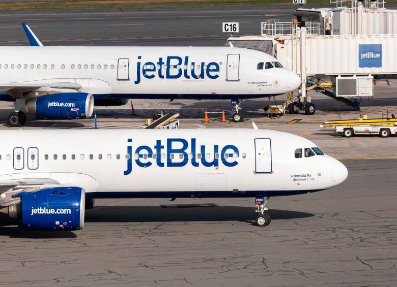 Uno de loa aviones accidentados tenía pasajeros a bordo que iban hacia Puerto Rico. FOTO @JetBlue