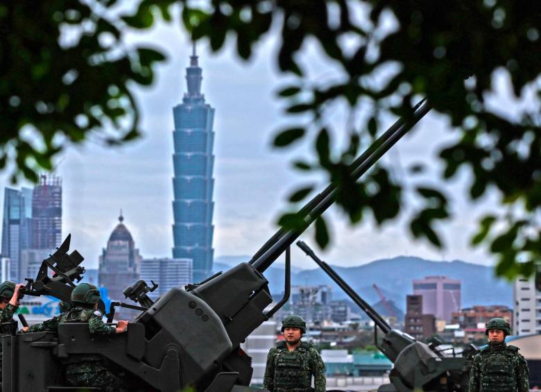 Los ejercicios militares que desplegó China sobre Taiwán duraron tres días consecutivos y fueron bautizados como “Espada Conjunta”. Rusia respaldó la provocación de Pekín gestó con esas maniobras. FOTO Getty