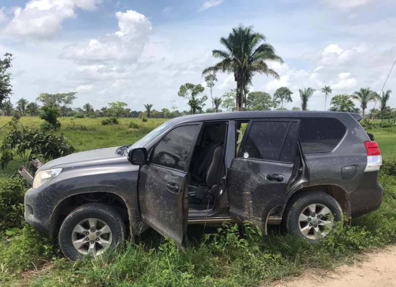 La camioneta fue interceptada en el departamento de Arauca. Foto: tomada de la cuenta de X @Webinfomil