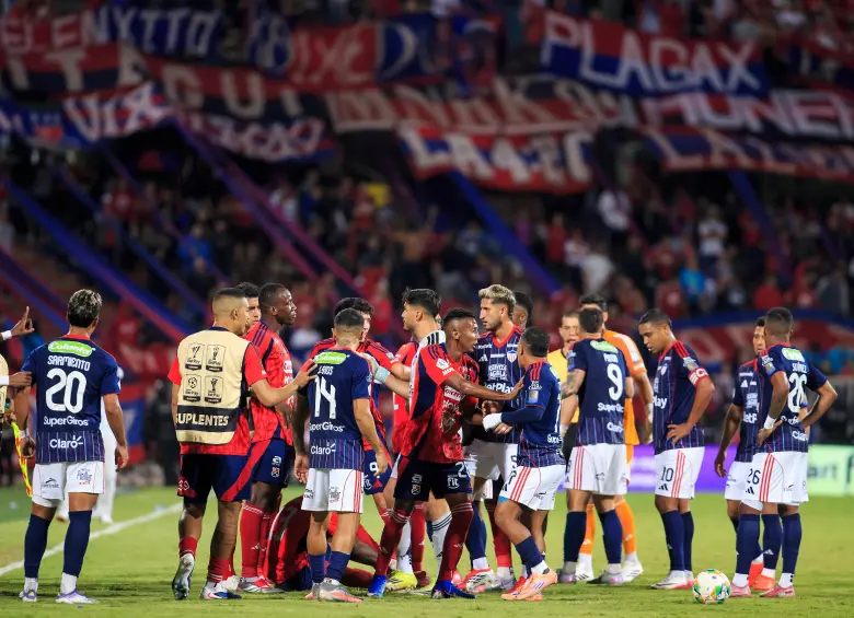 Imágenes del partido entre DIM y Junior en el Atanasio Girardot. FOTO CAMILO SUÁREZ