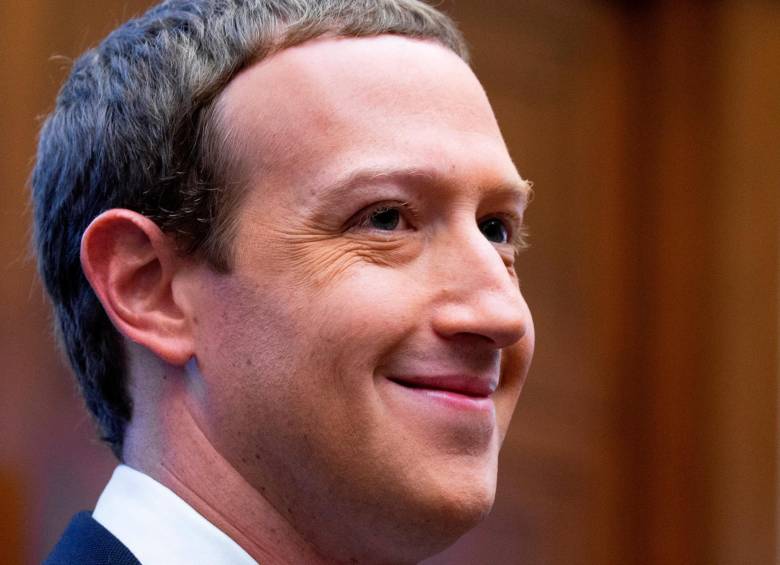 Mark Zuckreberg también señaló que odia mirar su teléfono. FOTO: EFE
