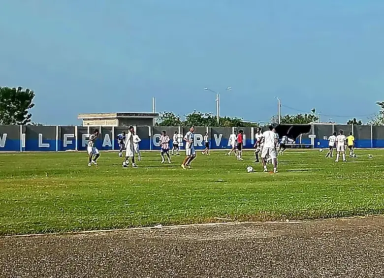 Al parecer, esta persona ignoró las advertencias médicas y el ruego de sus compañeros por una sola razón: no concebía la vida fuera de las canchas. FOTO: Tomada de redes sociales @CampoDeLaCruz