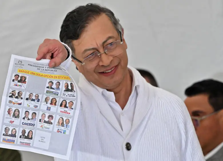 El presidente Gustavo Petro votó por Iván Cepeda. Foto: AFP.