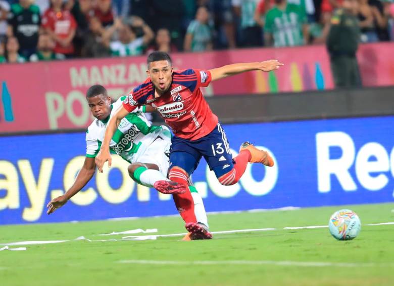 El verde sufrió más de la cuenta en el compromiso ya que además de recibir el gol en contra, tuvo una expulsión en contra. Foto: Camilo Suarez