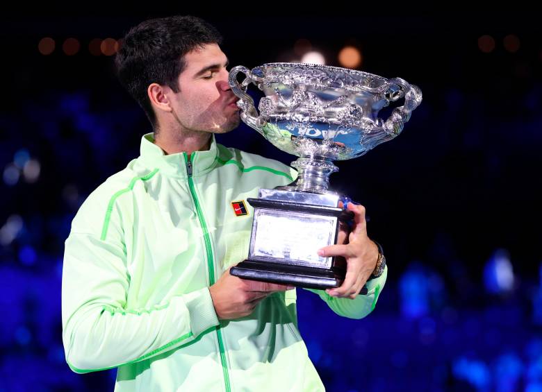 El tenista español Carlos Alcaraz consiguió, en tres años y tres meses, sumar siete títulos de Grand Slam y convertirse en el más joven en ganar los cuatro grandes del tenis mundial. El primero lo ganó el 11 de septiembre de 2022, en Estados Unidos. El más reciente, este domingo en Melbourne, Australia. FOTO getty
