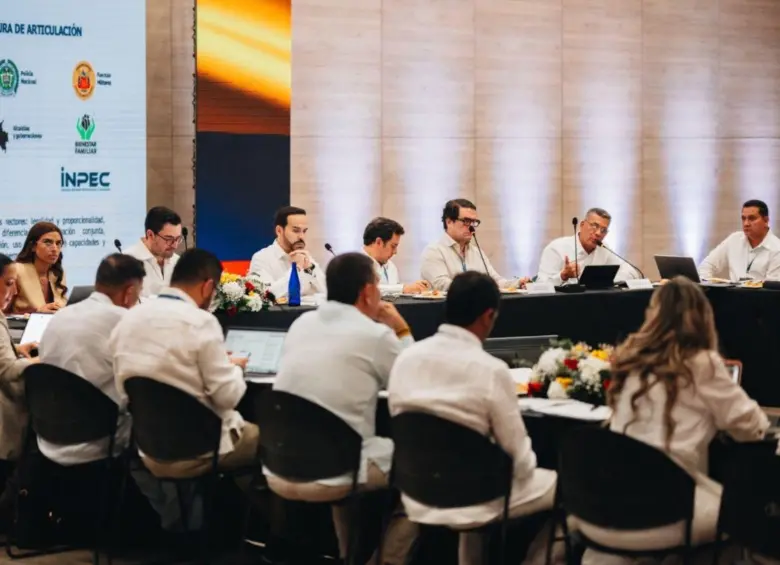 En Barranquilla fue la reunión entre el presidente electo y nueve alcaldes que tuvo como centro la seguridad. FOTO: @ABDELAESPRIELLA