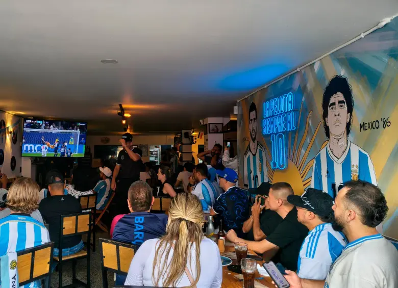 Los aficionados argentinos (y colombianos que apoyaban a Argentina), disfrutaron en El Quilombo de Envigado. Foto: Brandon Martínez González