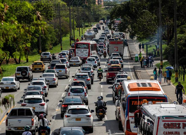 Las autoridades piden a los conductores que programen sus recorridos con tiempo para evitar congestiones en las vías estratégicas. FOTO: CAMILO SUÁREZ