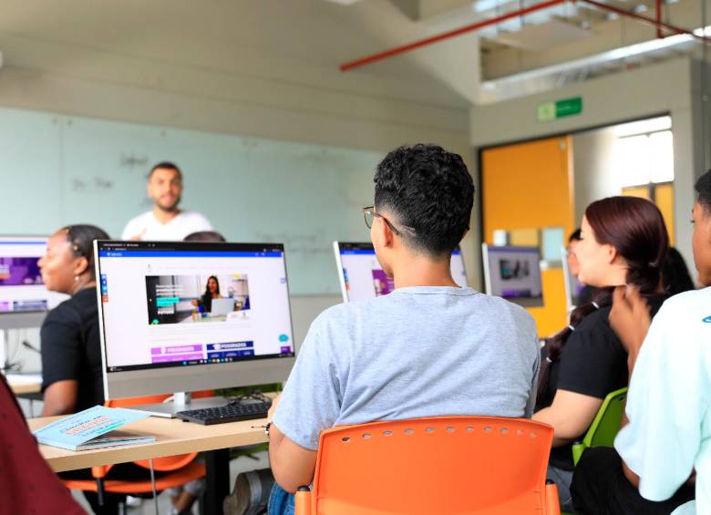 Los alumnos que completen el proceso recibirán una certificación. FOTO: Cortesía Alcaldía de Medellín.