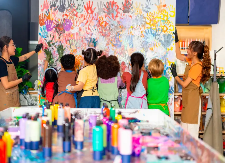 La firma presidencial se dio en un evento al que asistieron artistas y gestores culturales. La ley propicia la educación en artes FOTO GETTY