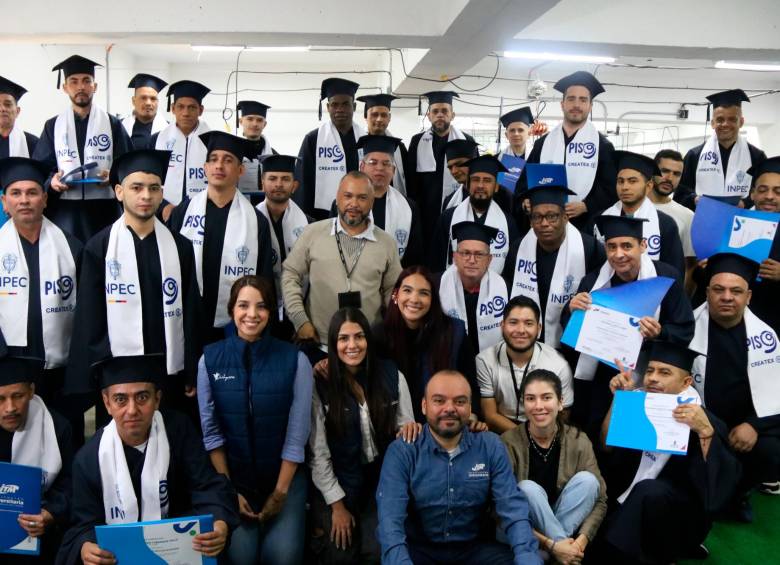 La semana pasada, los privados de la libertad que participan en el proyecto se graduaron de uno de los procesos formativos y recibieron sus diplomas en un acto simbólico. FOTOS cortesía