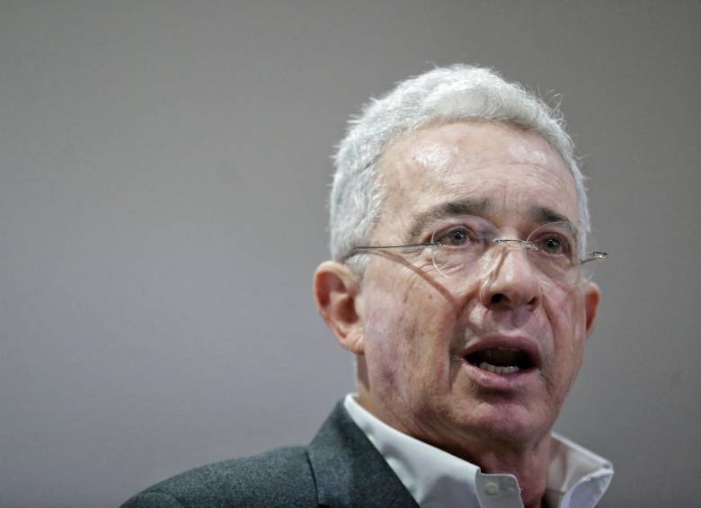 El expresidente Álvaro Uribe descarta por el momento cualquier aspiración a la Gobernación de Antioquia. FOTO: ARCHIVO EC
