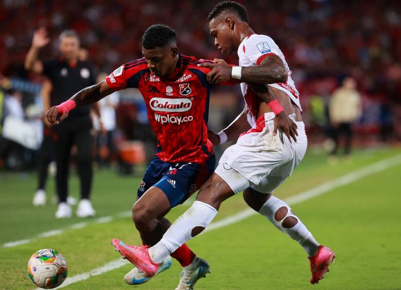 El delantero Brayan León Muñiz, quien suma 6 tantos en el Clausura del 2025, es la gran ficha de ataque del Medellín para enfrentar al América. Foto: Manuel Saldarriaga