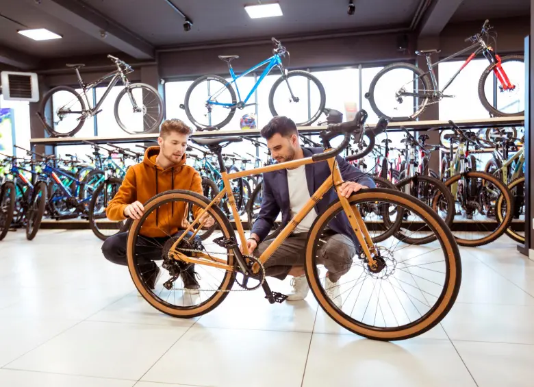 Las marcas, tamaños y precios de las bicicletas en el mercado son diversas. Expertos sugieren que, cuando se es principiante, se comience con una cicla entre gama baja y media y con un marco pequeño. FOTO: GETTY