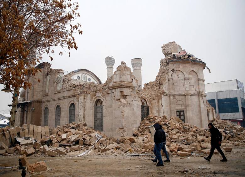 Muchas mezquitas y lugares turísticos de Turquía sufrieron daños de consideración. Foto: Getty