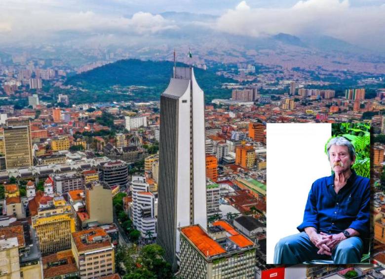 Adelante, el urbanista y arquitecto argentino Jorge M. Jáuregui. Atrás, panorámica del Centro de Medellín. Foto: Andrés Camilo Suárez y Julio César Herrera.