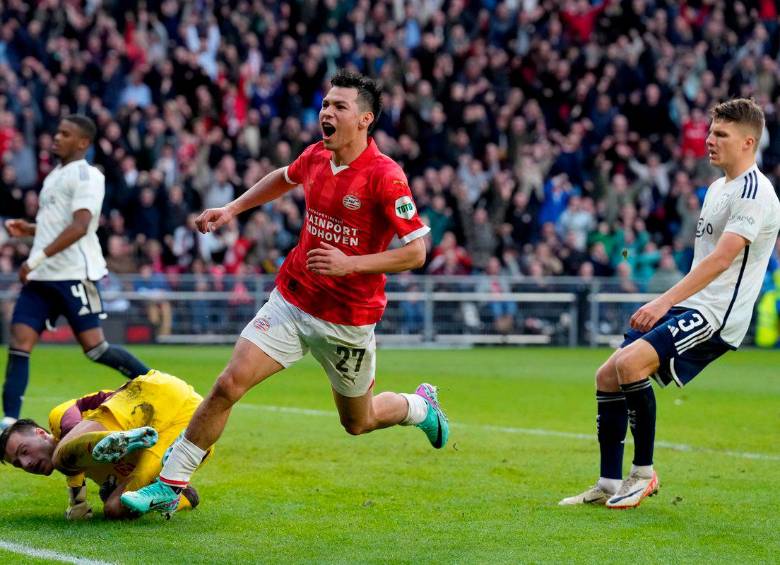 Tras derrota ante PSV Ajax marcha último de Países Bajos. FOTO X @PSVespanol