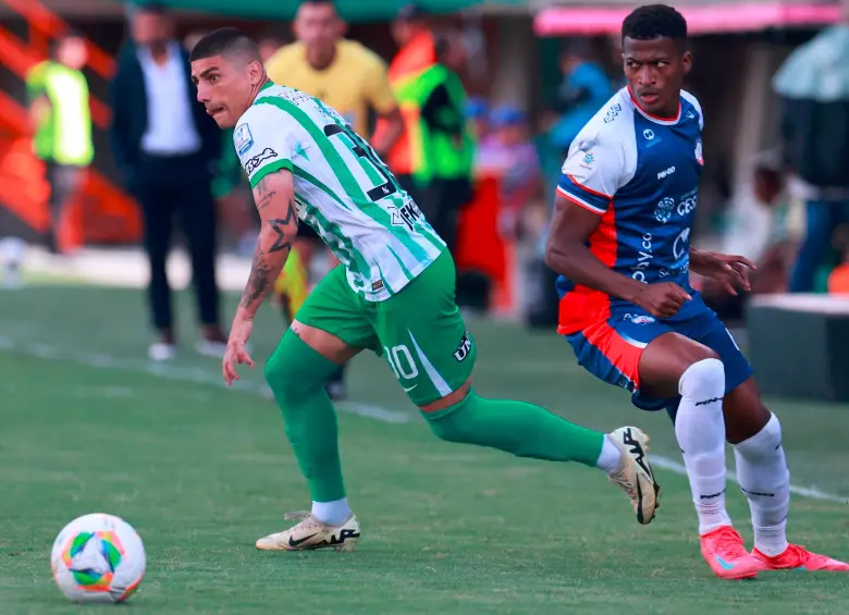 En la imagen aparece Juan Bauzá, jugador argentino de Atlético Nacional. FOTO MANUEL SALDARRIAGA