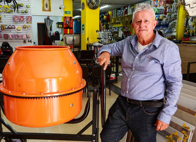 La Ferretería Punto Amarillo tiene 25 años, 3 sedes y más de 60 empleados, una empresa única en este tipo para esta región del departamento. FOTO MANUEL SALDARRIAGA