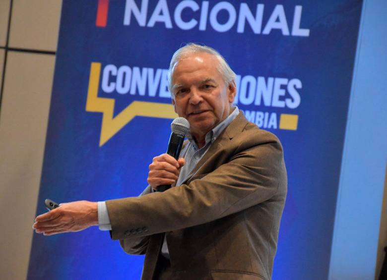 El ministro de Hacienda, Ricardo Bonilla, intervino en un foro del Consejo Gremial Nacional, en Bogotá. FOTO tomada de X