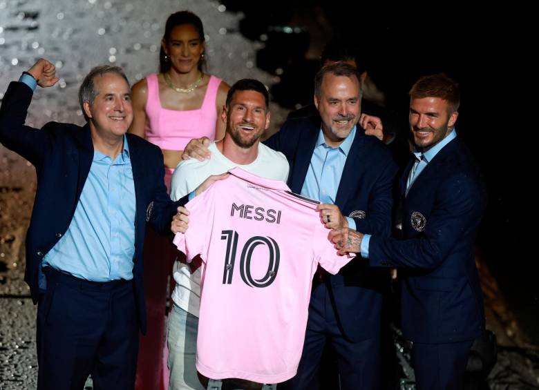 Mercado del fútbol se globalizó hace 20 años