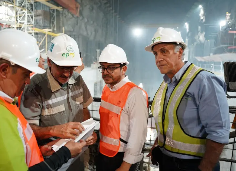 Este es uno de los momentos de la inspección de Superservicios a la hidroeléctrica. FOTO: Cortesía Superintendencia de Servicios Públicos Domiciliarios