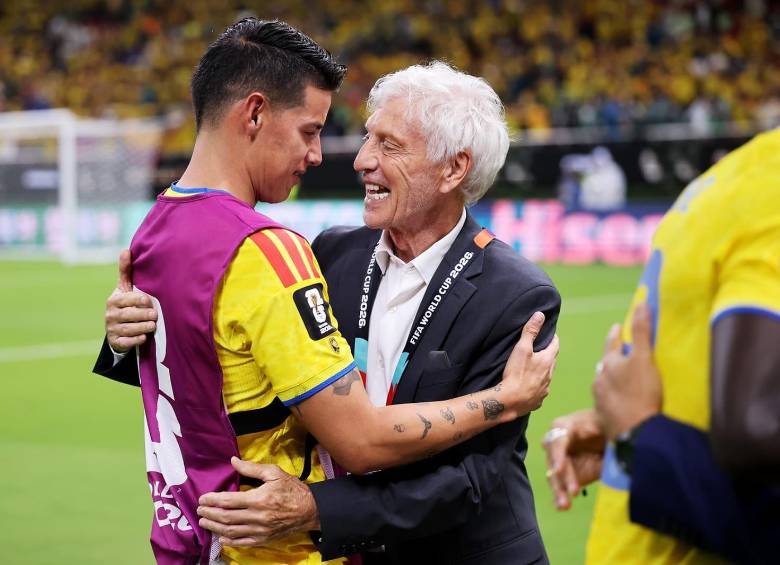 No son lágrimas, es alergia a los finales bonitos: El abrazo del “argentino más colombiano”, así ha evolucionado la generación que formó Pékerman. Foto: Getty Imagenes