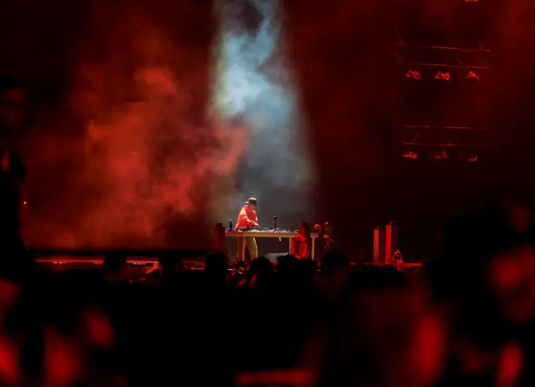 Dj Tornall haciéndole la apertura a Ryan Castro. FOTO CAMILO SUÁREZ