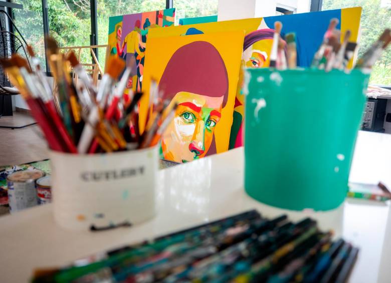 Los pinceles que utiliza Sergio para pintar sus obras. FOTO Camilo Suárez 