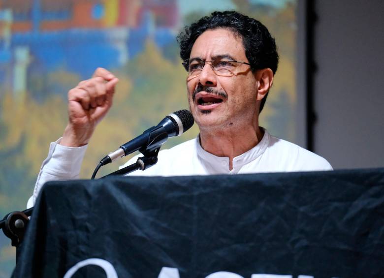 Los 10 silencios y evasivas de Cepeda ante los escándalos y la corrupción del Gobierno Petro