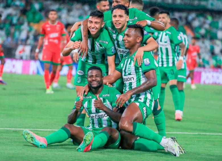 El delantero Dairon Asprilla anotó doblete en el juego contra patriotas. El otro tanto fue obra de Alfredo Morelos. FOTO: SNEYDER GUTIÉRREZ