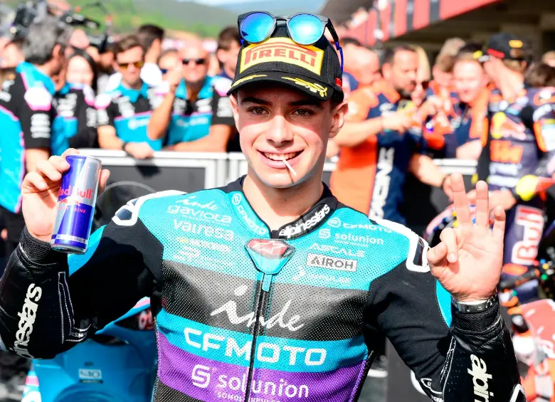 David Alonso corre su segunda temporada en Moto2. En 2025 logró el noveno puesto en la tabla anual. FOTO: Getty