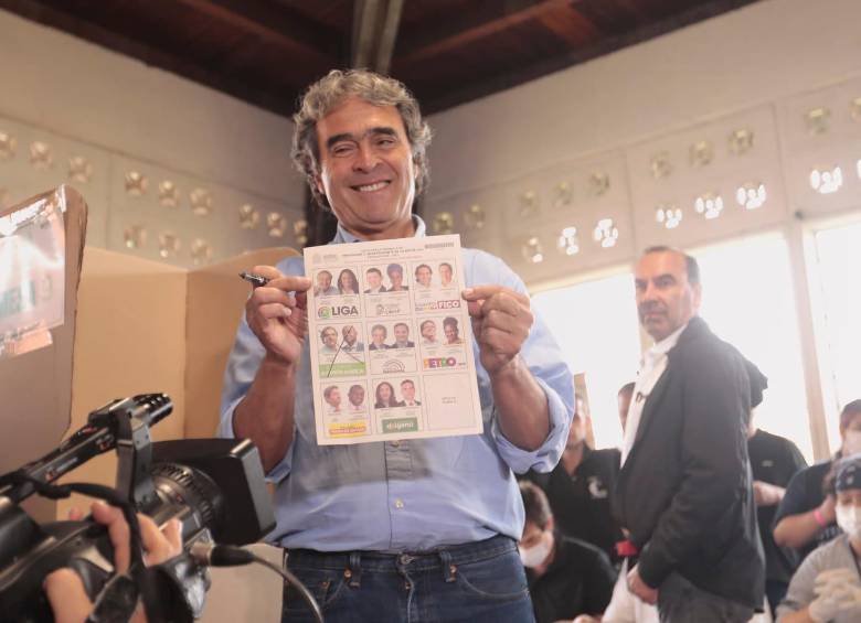 Fajardo es el cuarto en la intención de voto, según las encuestas. FOTO: CARLOS ALBERTO VELÁSQUEZ
