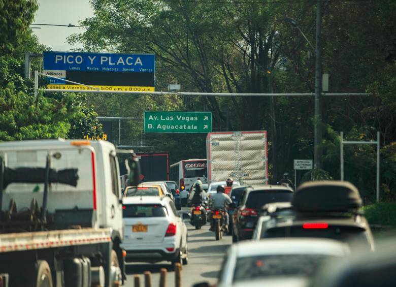 Se espera que con la disminución del parque automotor durante la temporada de fin de año no se registren congestiones considerables al levantar la medida del pico y placa. FOTO: CAMILO SUÁREZ